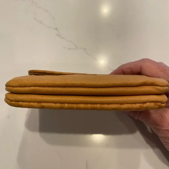 NWOT Brama Handmade Canada Deerskin Tooled Leather Wallet - Picture 9 of 14